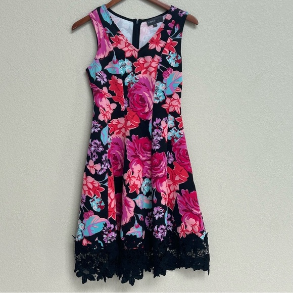 Donna Ricco New York Floral Sleeveless Fit & Flare Dress 4 Black Pink Lace Hem - Picture 3 of 6